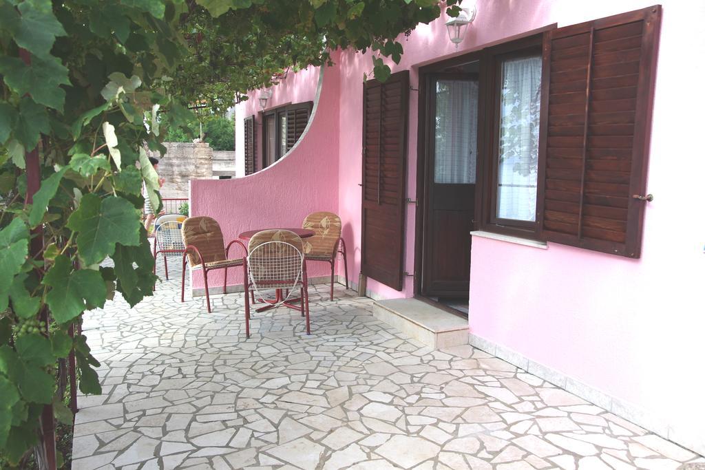 سينج Apartments Josica المظهر الخارجي الصورة