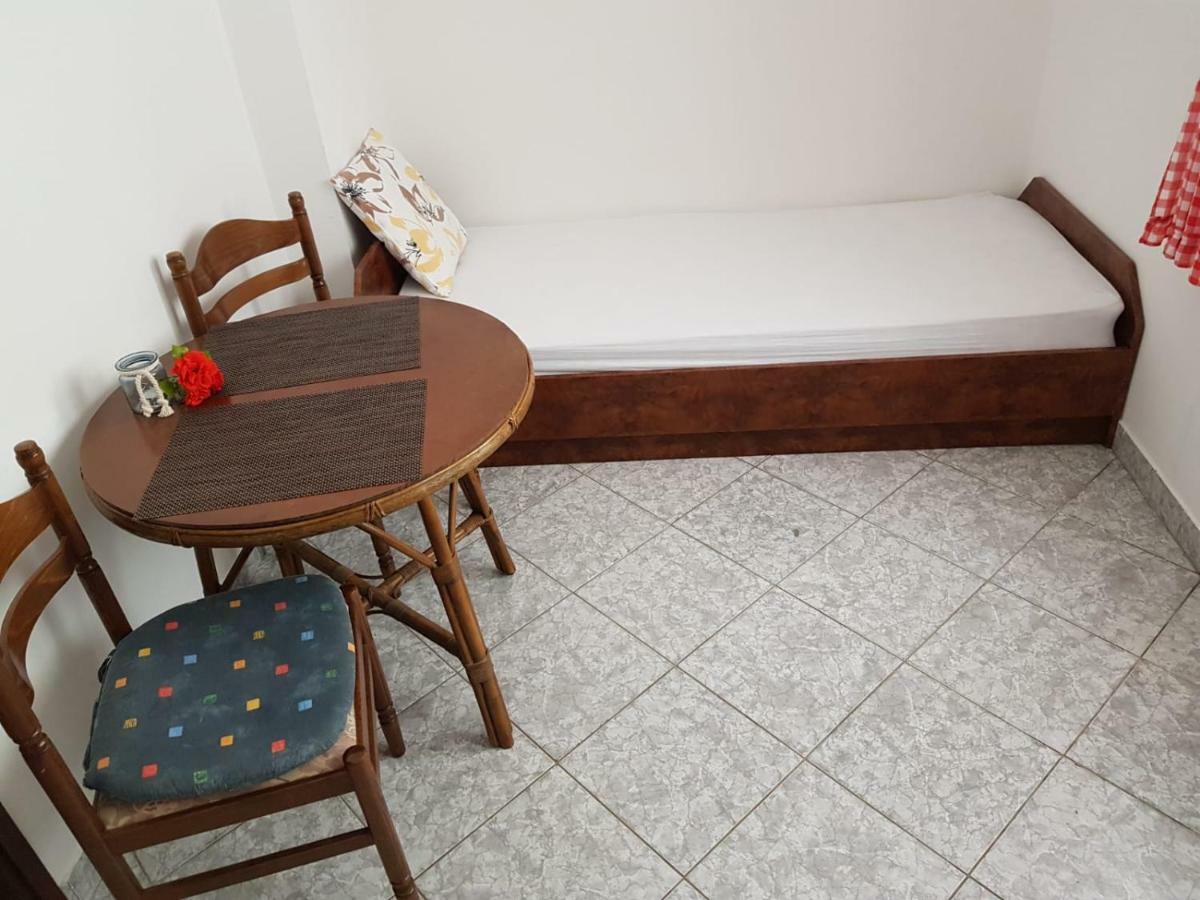سينج Apartments Josica المظهر الخارجي الصورة