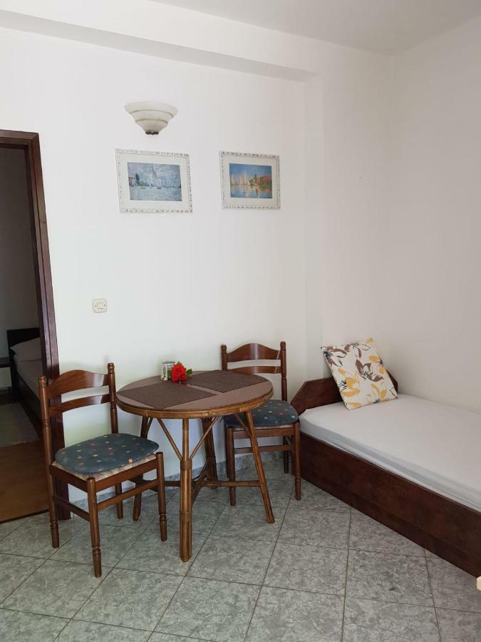 سينج Apartments Josica المظهر الخارجي الصورة